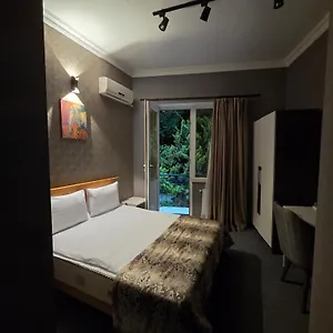 Chambers Old Hotel