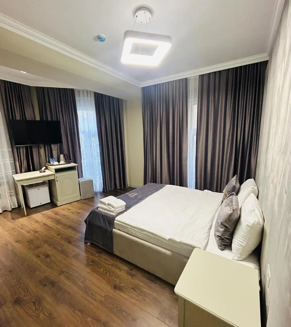 Sunday Hotel Baku 4*,